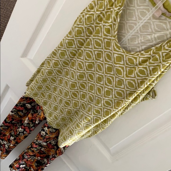 Banana Republic Green Tank (s) - Picture 5 of 6